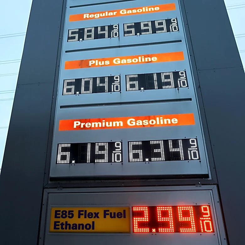Oil Prices Decline Amid Middle East Tensions and Supply Concerns