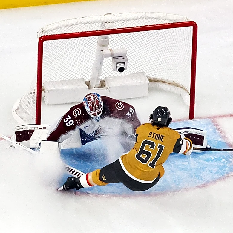 Colorado Avalanche's Goaltending Duo Secures Top Defense in NHL 2025-26 Season