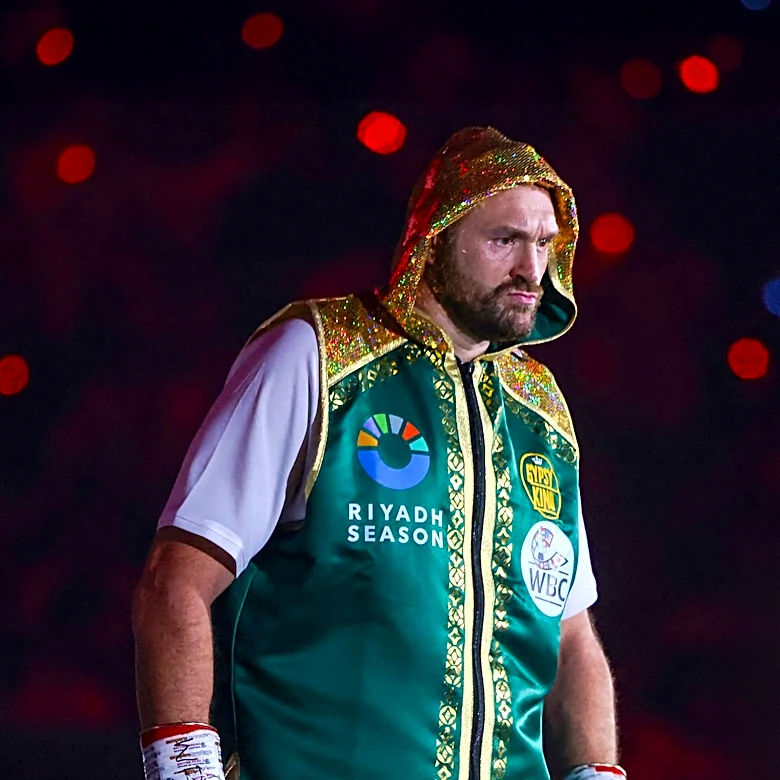 Oleksandr Usyk Vacates Titles, Prepares for Final Bout