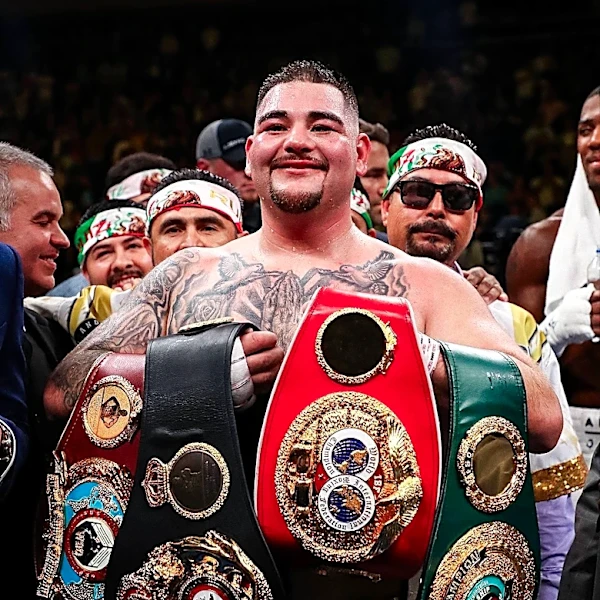 Oleksandr Usyk Vacates All Three Heavyweight Titles, Opens Path for New Contenders