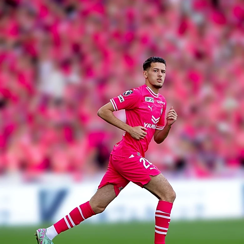 Sunderland's Pink Away Kit Sparks Mixed Reactions Among Fans