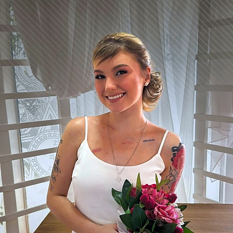 Woman Faces Friendship Strain as Best Friends Fail to RSVP to Her Wedding