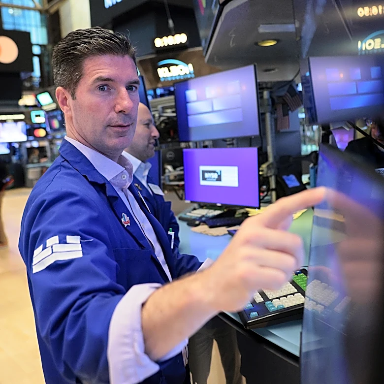 U.S. Stock Market Faces Key Economic Data and Earnings Reports Amid Middle East Tensions