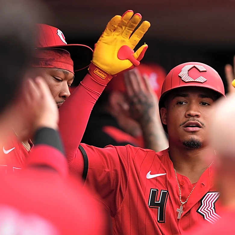 Cincinnati Reds' Eugenio Suárez Injured by Pitch, Awaiting CT Scan Results