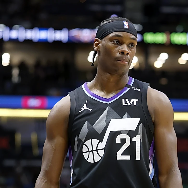 Kevon Looney Enters NBA Free Agency as Knicks and Celtics Seek Center Depth