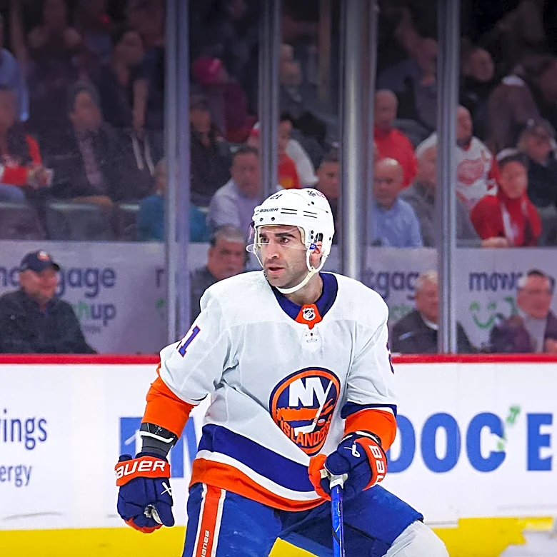 Matthew Schaefer Aims to Build on Calder Trophy Success with New York Islanders