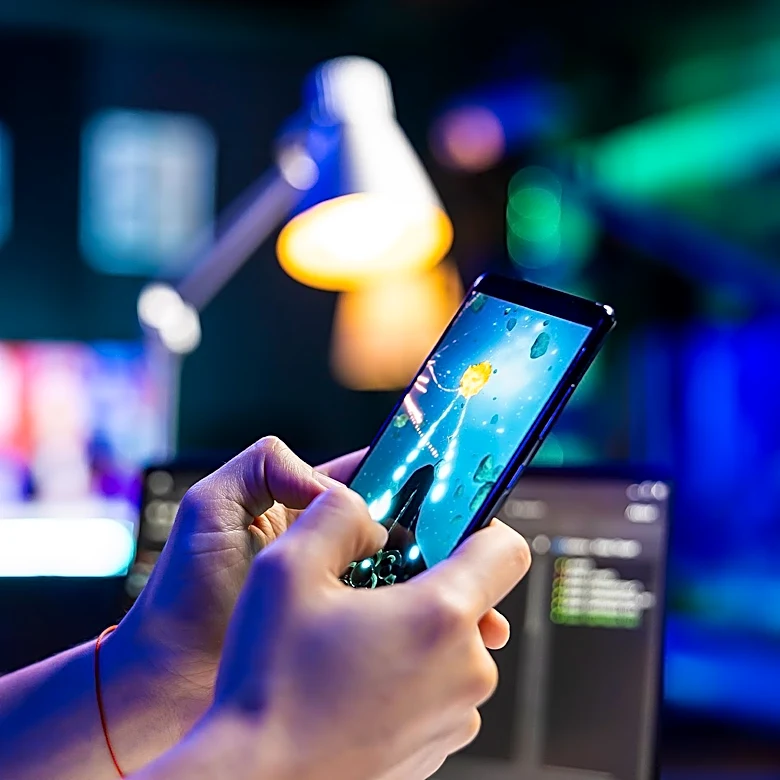 Flipper Zero Creators Launch Busy Bar to Enhance Productivity with Smart Features