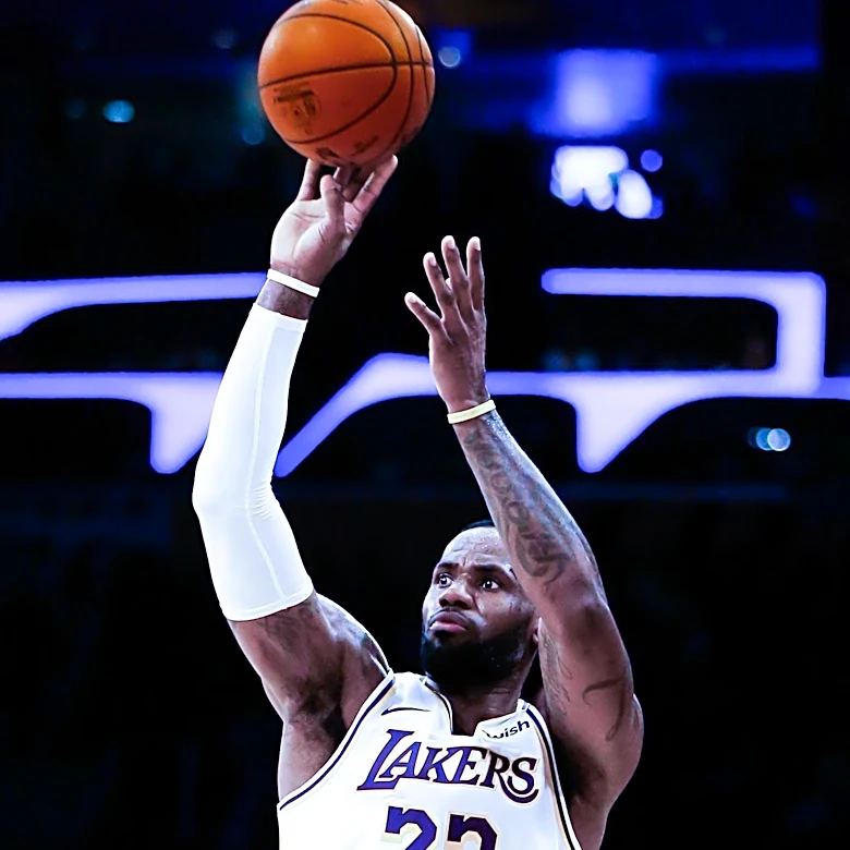 Golden State Warriors Eye LeBron James and Anthony Davis for Roster Boost