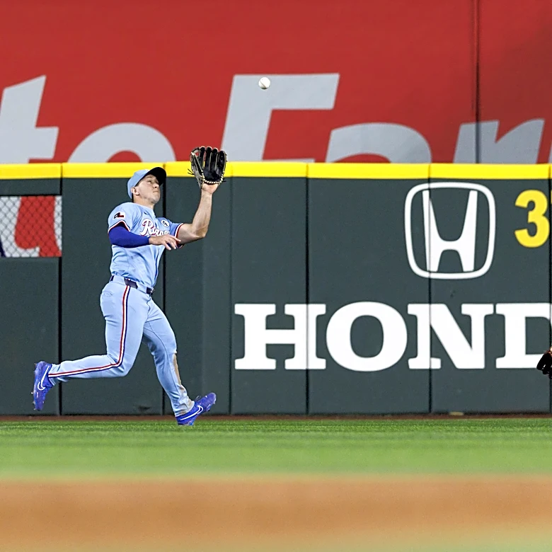 Texas Rangers Defeat Cleveland Guardians with Strategic Play