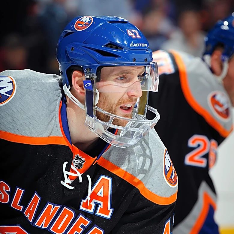 Islanders Captain Anders Lee Enters Free Agency Amid Contract Dispute