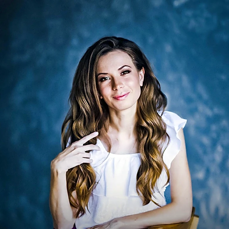 Danielle McKechnie's Novel Explores Personal and Professional Dilemmas in Acting Industry