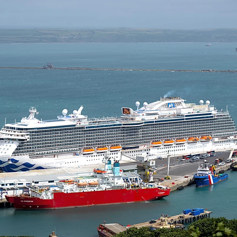 Vancouver's Cruise Boom Boosts Local Economy Amid Record Passenger Numbers