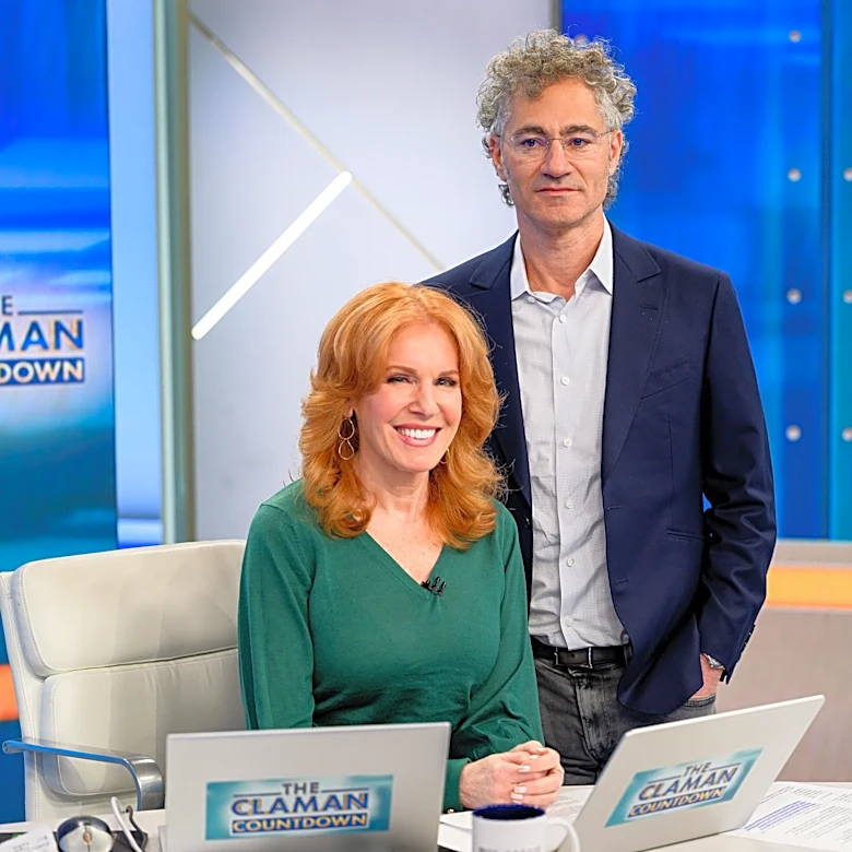 Palantir CEO Criticizes AI Business Model on Live Television