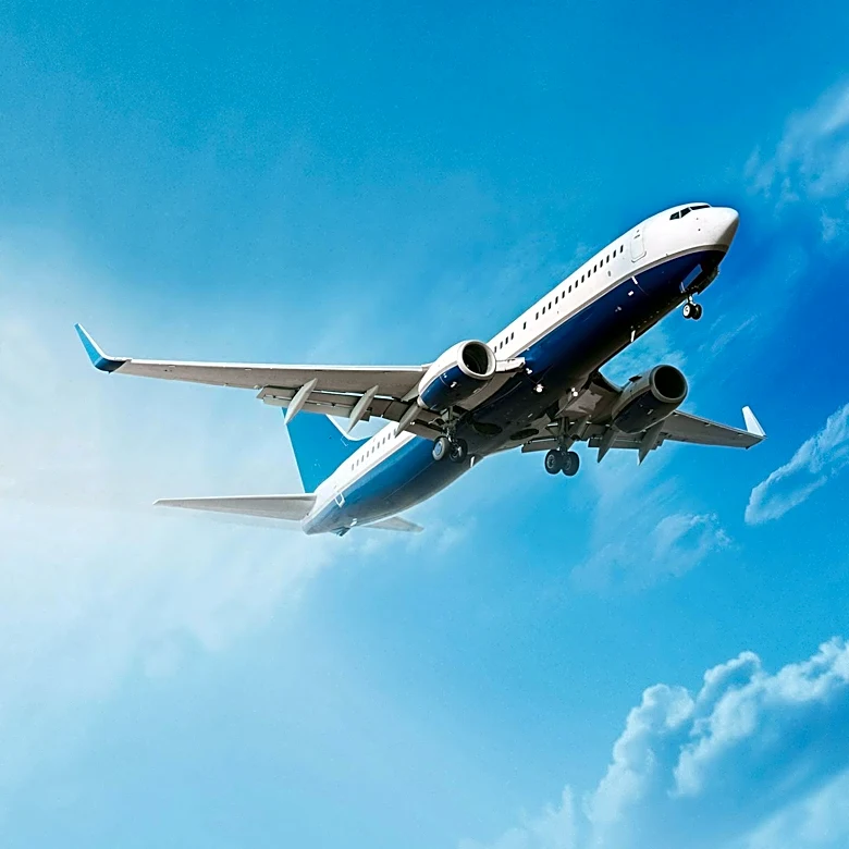 High Airfares Persist Despite Falling Jet Fuel Prices, Encouraging Domestic Travel