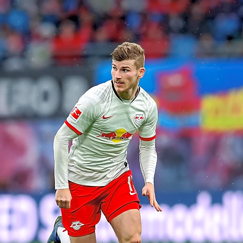 RB Leipzig and Benfica Enter Race for Cologne's Jakub Kaminski