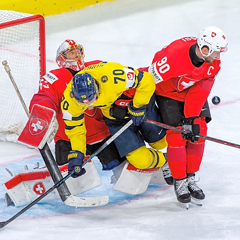 Nashville Predators Secure Mavrik Bourque with Six-Year Contract