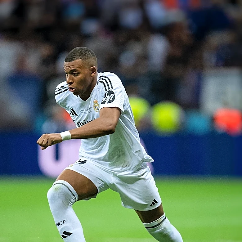 France Advances to World Cup Quarterfinals with Mbappé's Penalty Against Paraguay