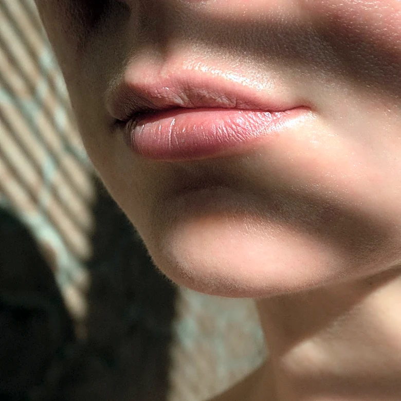 Social Media Influences Resurgence of Tanning Among Teen Girls, Raising Health Concerns