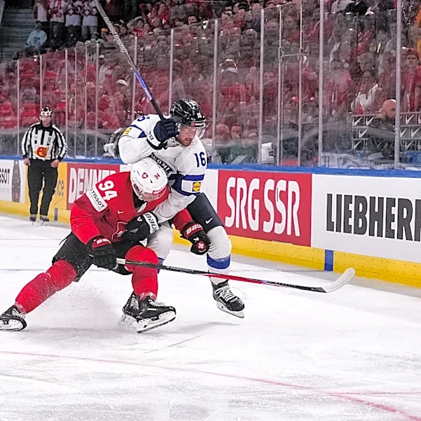 Toronto Maple Leafs Re-Sign Calder Cup Winner Vinni Lettieri for One-Year Deal