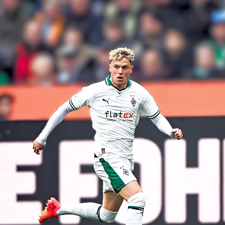 Borussia Mönchengladbach Enters Race to Sign Goalkeeper Tjark Ernst