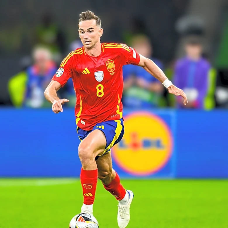 Spain Defeats Portugal with Stoppage Time Goal in World Cup Round of 16