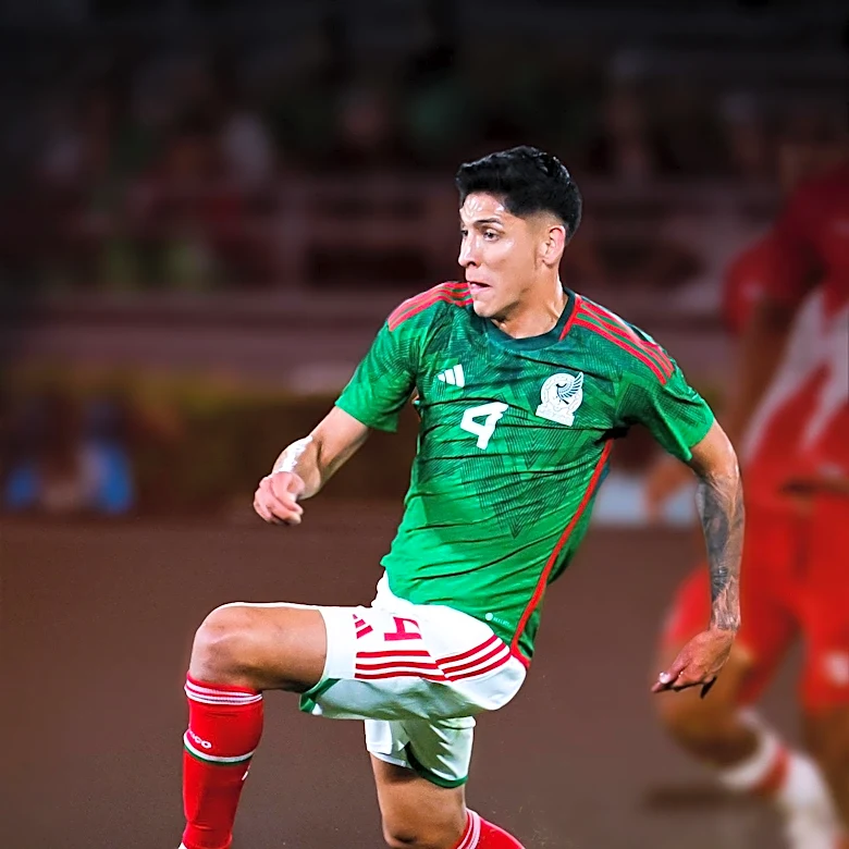 Erik Lira Shines in Mexico's World Cup Clash Against England