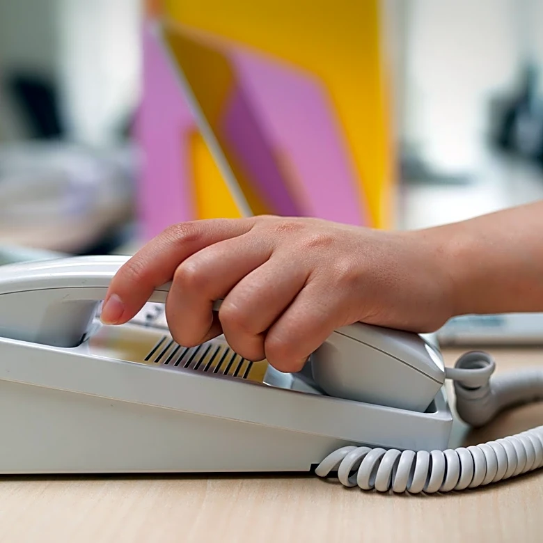 Communication Coach Addresses Growing Phone Call Anxiety Among Young Workers