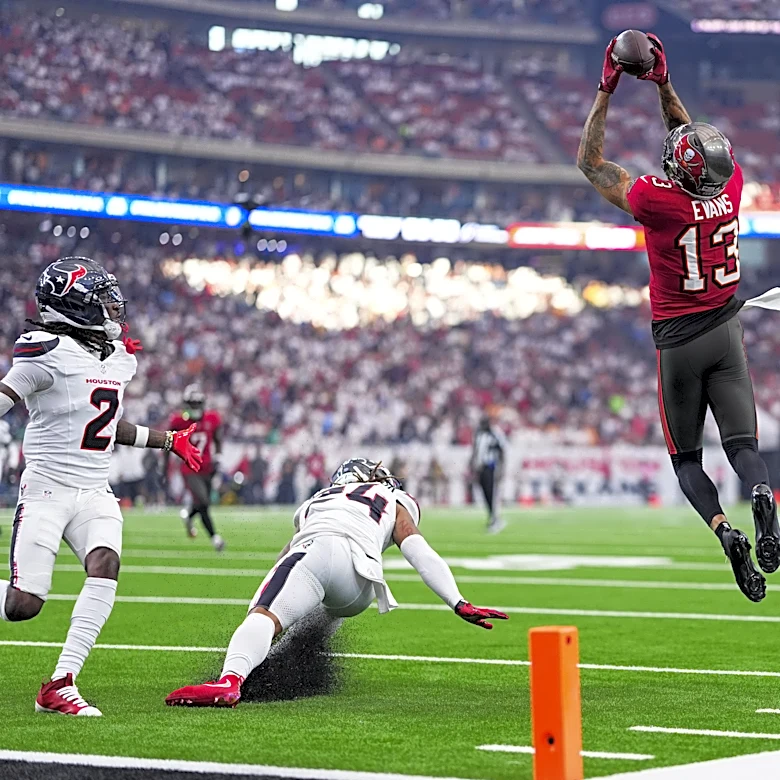 Tampa Bay Buccaneers Face Critical Match Against Dallas Cowboys Amid Playoff Aspirations
