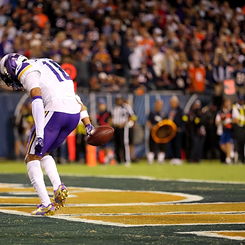 Minnesota Vikings Consider Signing Leonard Floyd to Bolster Defense