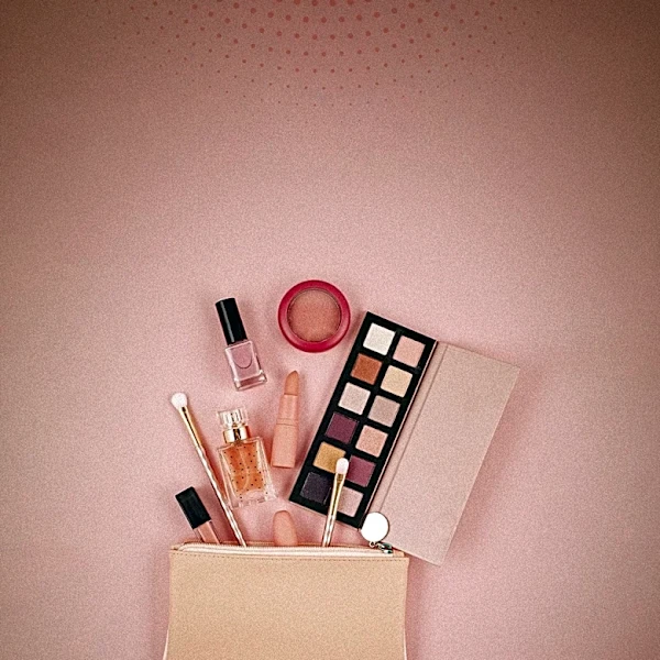 Dove Partners with 'Elle' Series to Launch Pink Beauty Bar, Celebrating 90s Beauty Culture