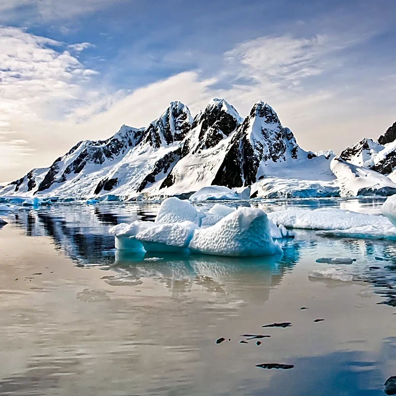 Ponant Explorations to Feature Jonathan Shackleton in 2027 Antarctica Voyage