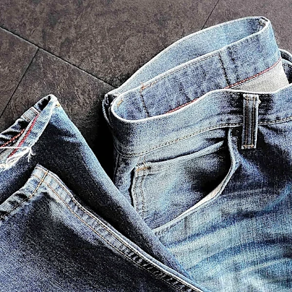 Levi Strauss Exceeds Quarterly Expectations, Raises Guidance and Dividend