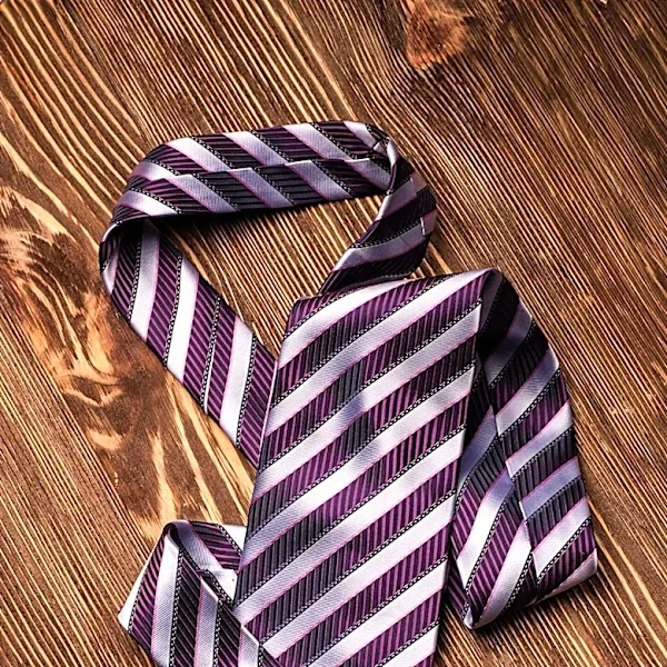 CBS Chicago Vault Revisits 1988 Necktie Cutting at Taste of Chicago