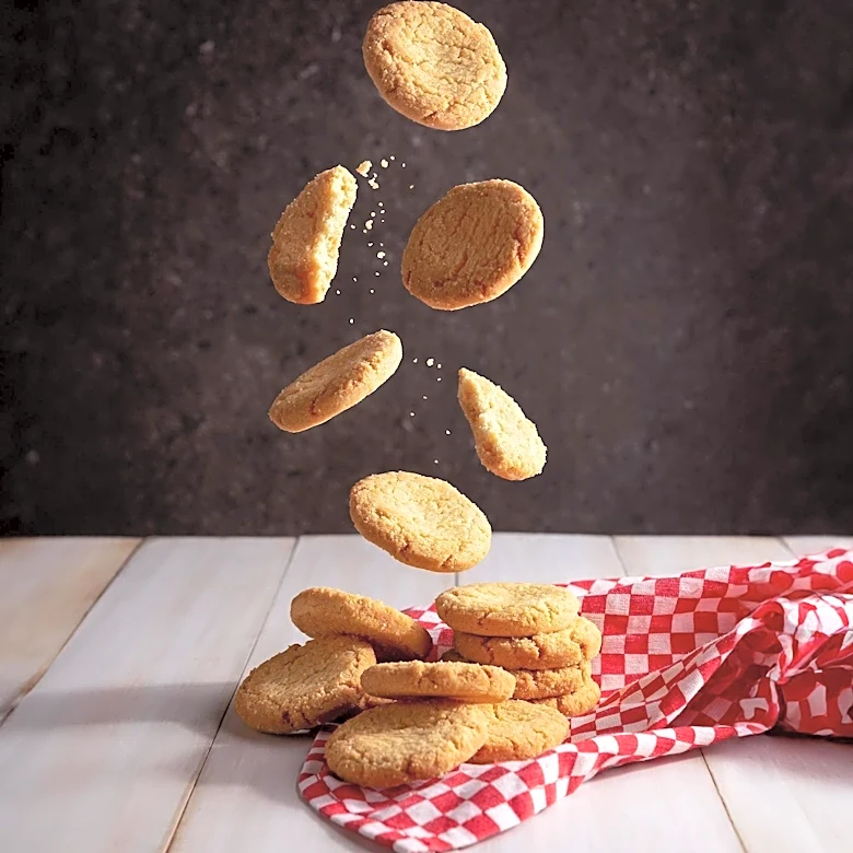 Crumbl Cookies' Strategy of Limited Product Range Boosts Consumer Conversion