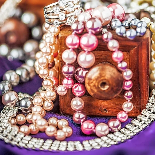 Auction Houses Report Significant Recovery in 2026 with Increased Sales of Luxury Collectibles