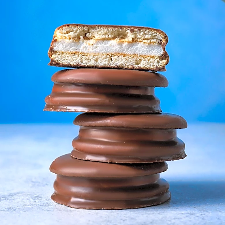McKee Foods Introduces New Little Debbie Snack Cake Combining Fudge Round and Oatmeal Crème Pies