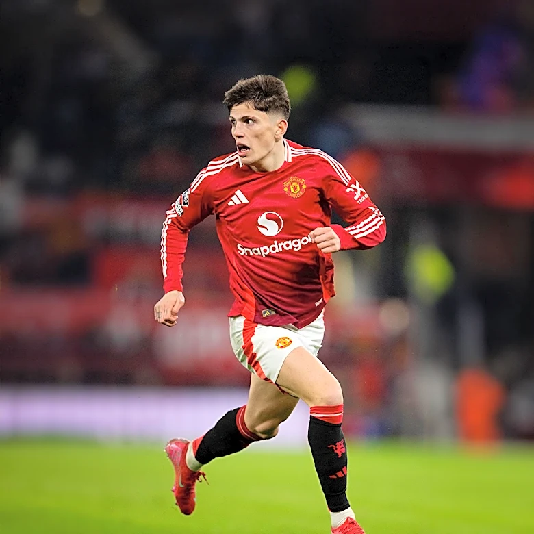 Chelsea Seeks Transfer for Alejandro Garnacho Amid Preseason Absence