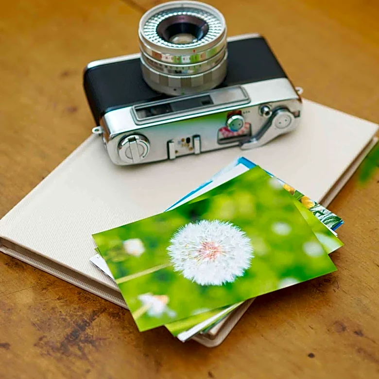 Portable Photo Printer Enhances Social Gatherings with Instant Prints