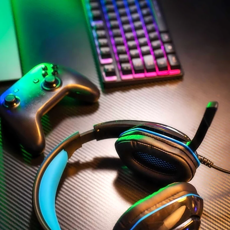 SteelSeries Offers Significant Discount on Arctis Nova Pro Wireless Headset Due to Packaging Damage