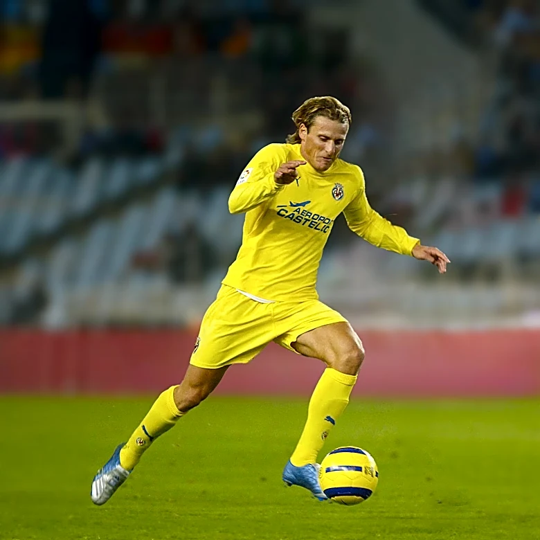 Diego Forlán Appointed as Interim Uruguay Manager Following World Cup Exit