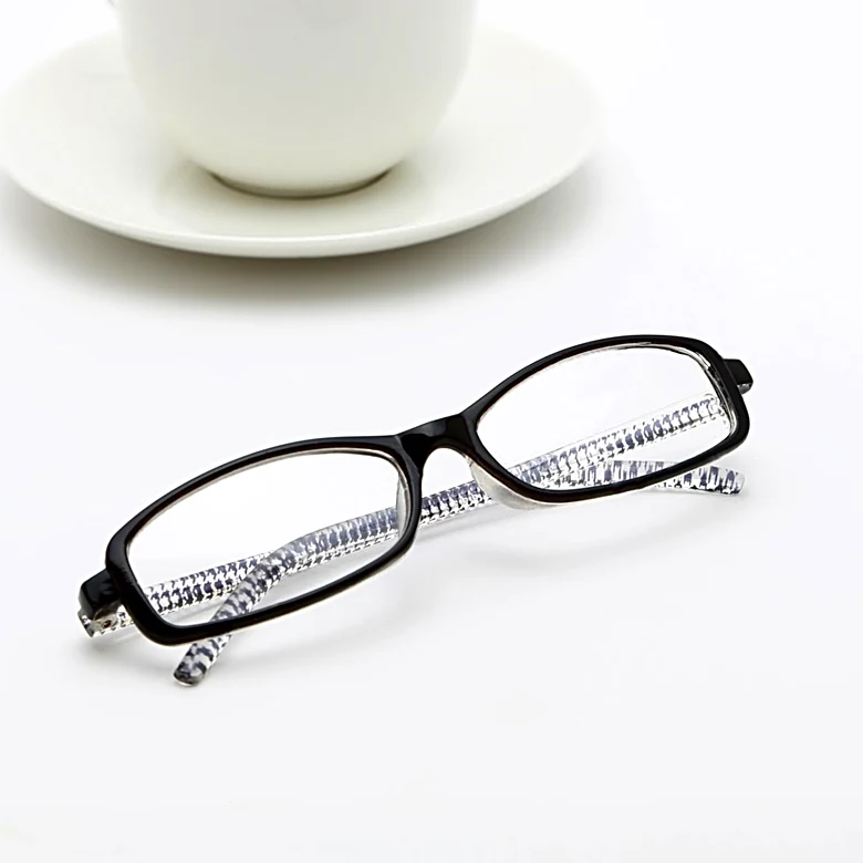 Tenpoint Therapeutics Submits Marketing Authorization Application in UK for Presbyopia Treatment