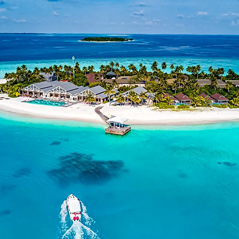 Bahamas Motor Yachts Highlights Demand for Exumas Charter Season Amid Yacht Repositioning