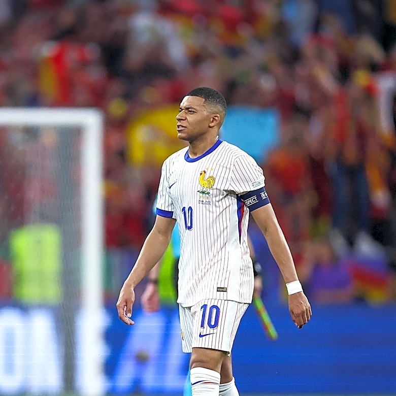 Spain's Midfield Dominates France in World Cup Semi-Final Victory