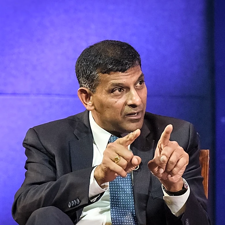Economist Criticizes Noah Smith's Review of 'Power and Progress' for Misinterpretation