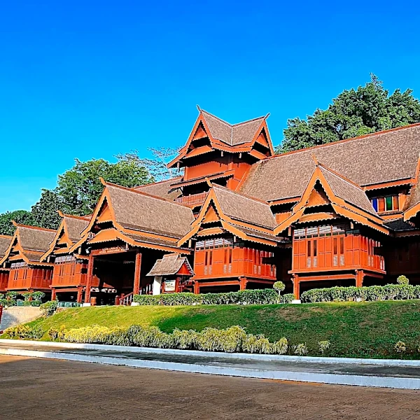 Traditional Architecture Emphasizes Climate-Responsive Design for Sustainability