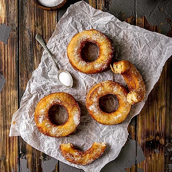 Mad Hatter Doughnuts Offers Unique Culinary Experience at Old Sacramento Waterfront
