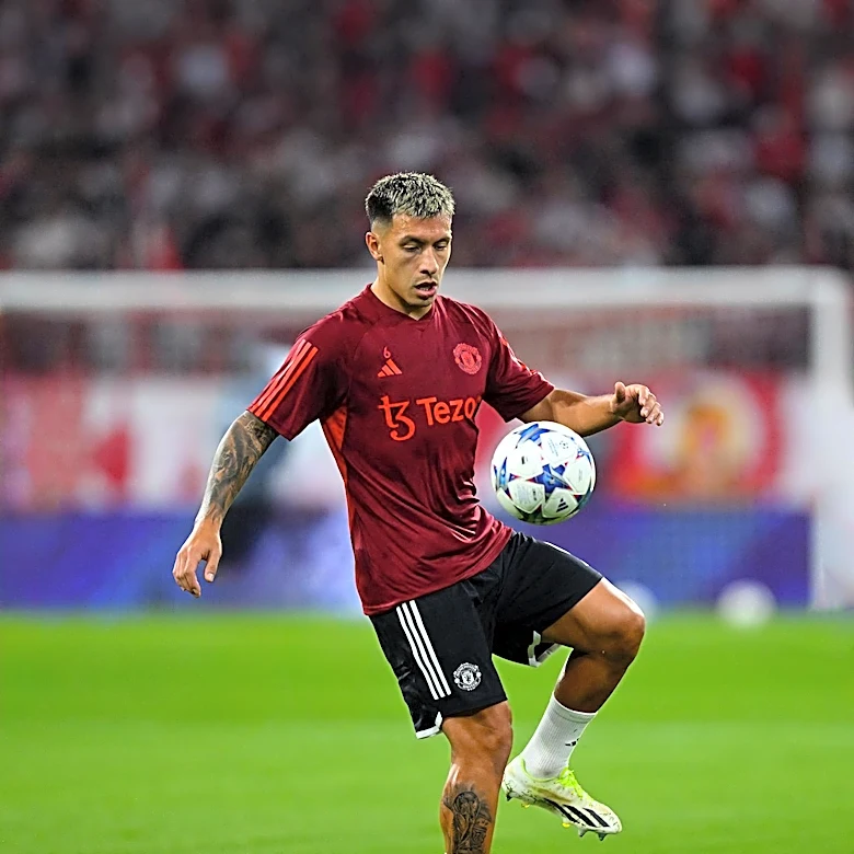 Lisandro Martinez Exits World Cup Final Due to Injury, Impacting Argentina's Lineup