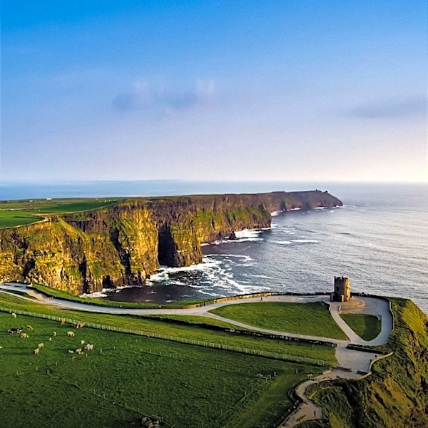 Collette Promotes Expert-Led Guided Tours in UK Ireland