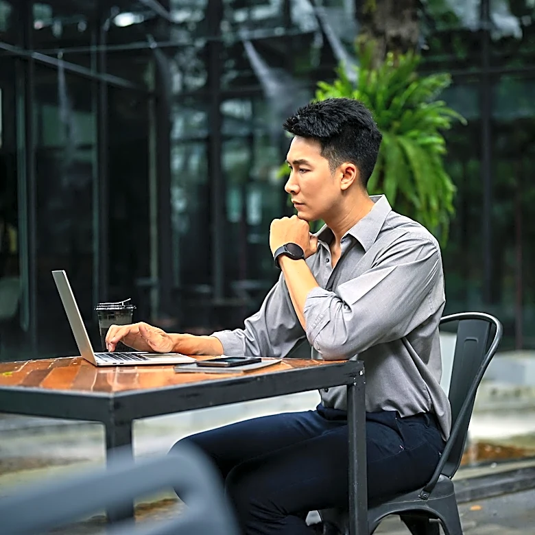 Career Building in the Age of AI: Workers Adapt to New Job Market Demands