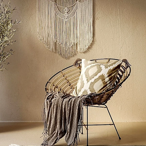 Michelle Obama's Cream Accent Chair Highlights Versatile Home Design